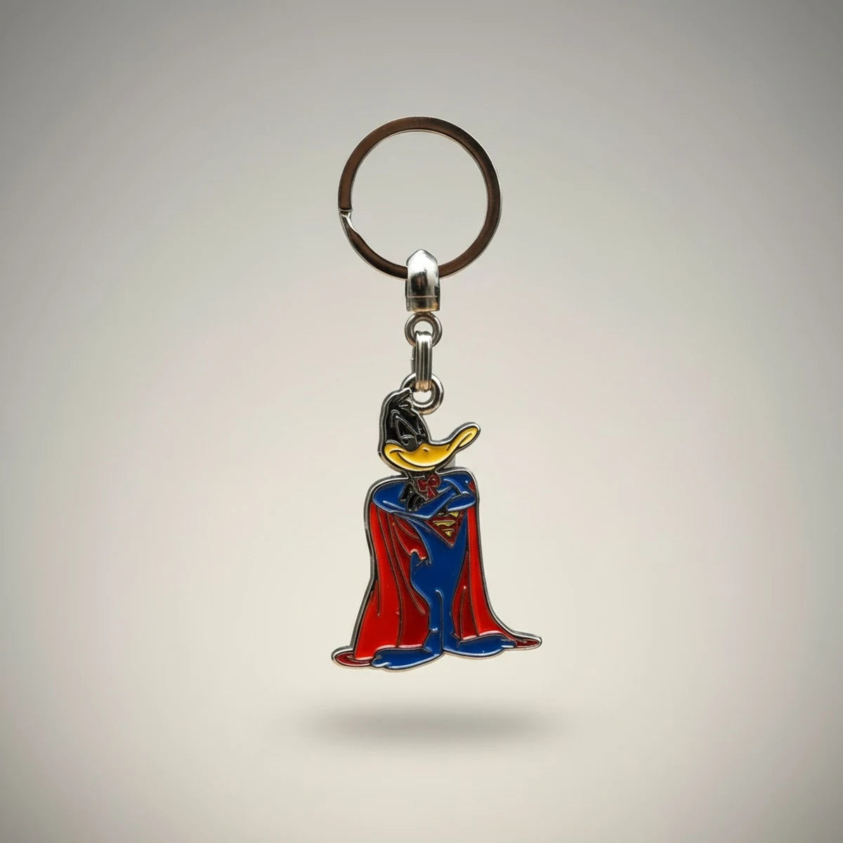 Looney Tunes Anahtarlık Duffy Duck Superman ANH — Sihir Dükkanı