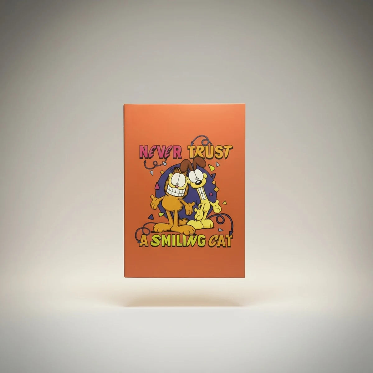 GARFIELD NEVER TRUST A SMILING CAT SERT KAPAK DEFTER — Sihir Dukkani