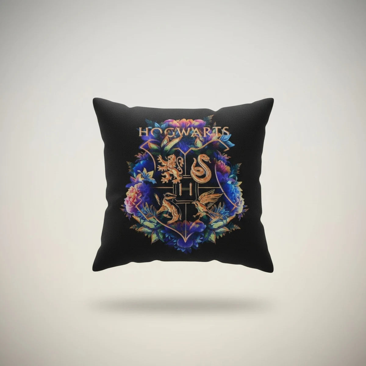 Wizarding World - Harry Potter Yastık - Hogwarts Logo — Sihir Dukkani